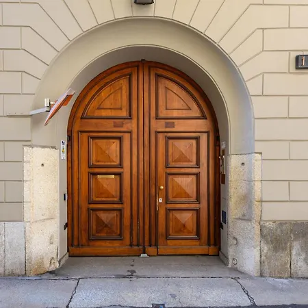 Borromei, 11 - Eleganza In Pieno Centro